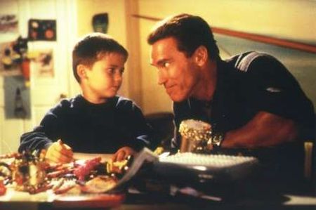 Versprochen ist versprochen (mit Arnold Schwarzenegger) Versprochen ist versprochen (mit Arnold Schwarzenegger)