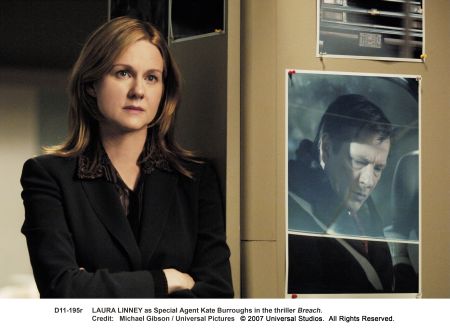 Enttarnt - mit Ryan Philippe, Chris Cooper und Laura Linney Enttarnt - mit Ryan Philippe, Chris Cooper und Laura Linney