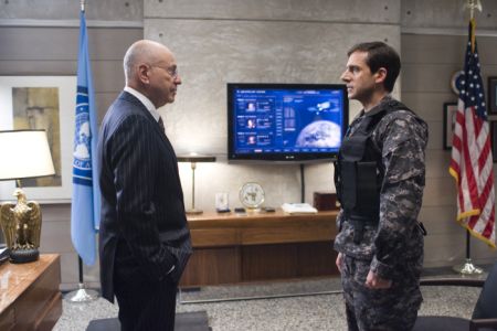 Get Smart mit Steve Carell, Anne Hathaway, Alan Arkin und Dwayne Johnson Get Smart mit Steve Carell, Anne Hathaway, Alan Arkin und Dwayne Johnson